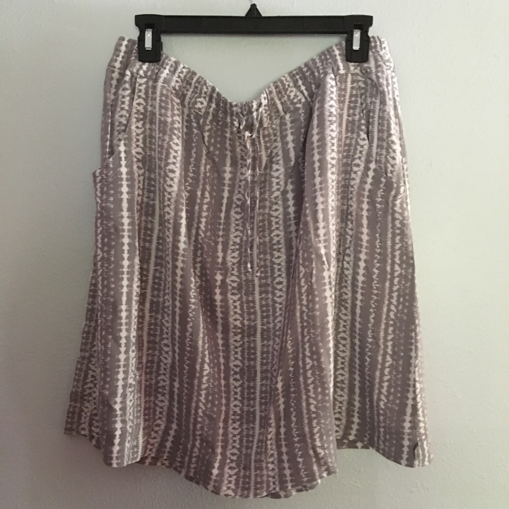 CYBER SALE:🎄🎄🎄Eddie Bauer skirt size Large